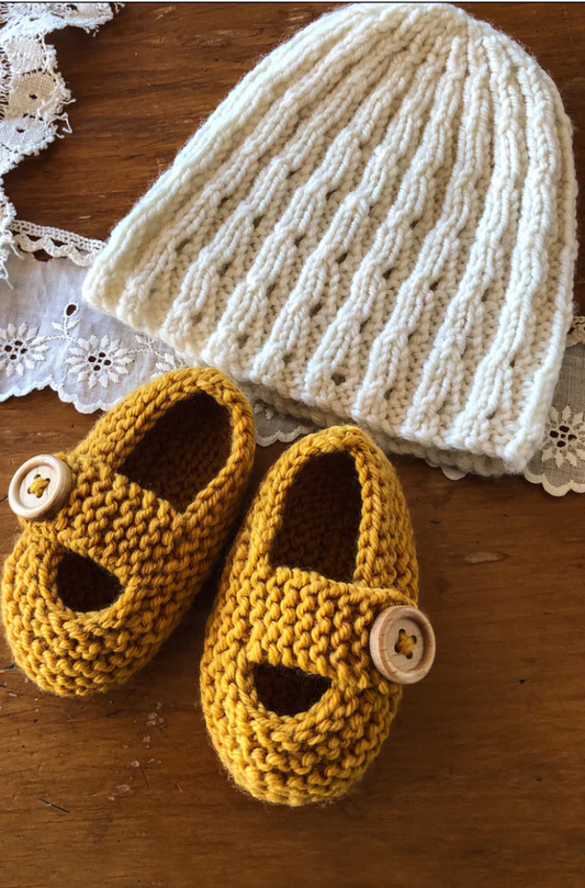 Princess Nova Beanie and Shoes Knitting Pattern